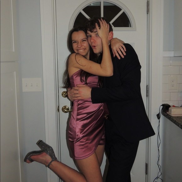 Meet your Posher, Isabel - Picture 1 of 1